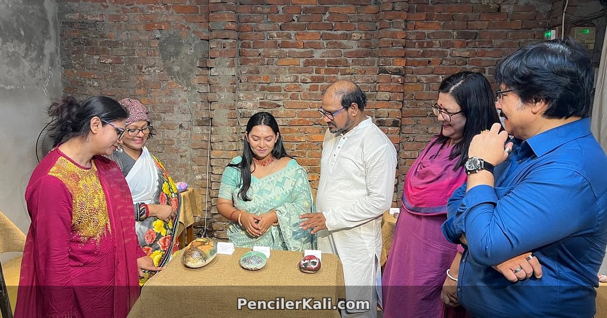 পাথরে আঁকা নারীজীবনের উপাখ্যান