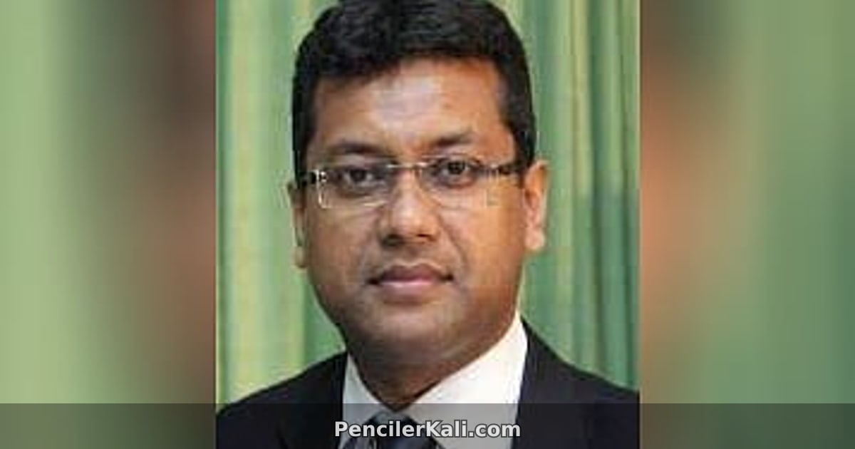 চৌর্যবৃত্তির অভিযোগে ঢাবি শিক্ষকের বিরুদ্ধে তদন্ত কমিটি গঠন